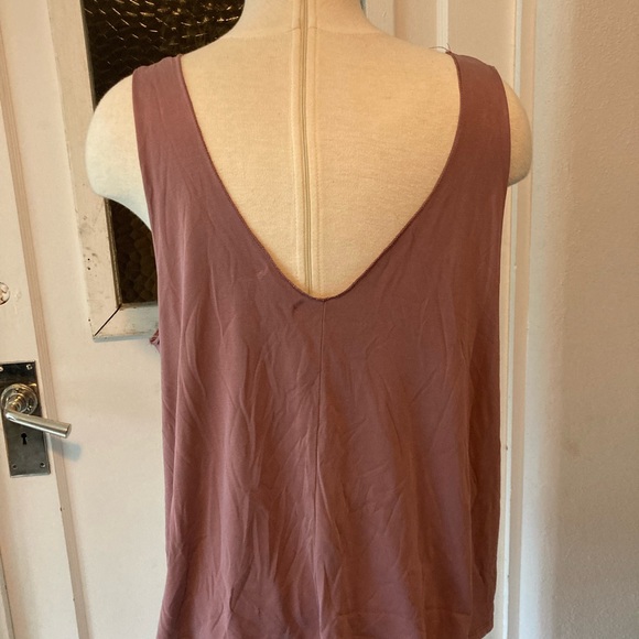 Abound tank top - Picture 2 of 3
